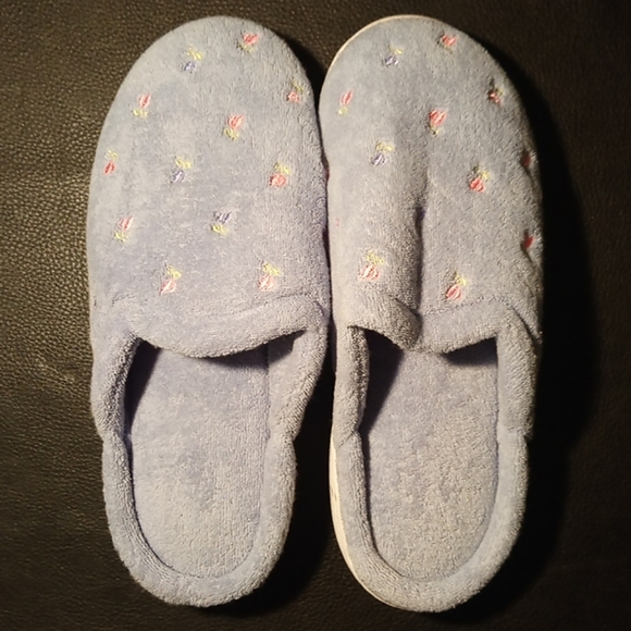 isotoner Shoes - Isotoner Terrycloth Foam Slipper 6.5-7 isotoner Shoes - Isotoner Terrycloth Foam Slipper 6.5-7